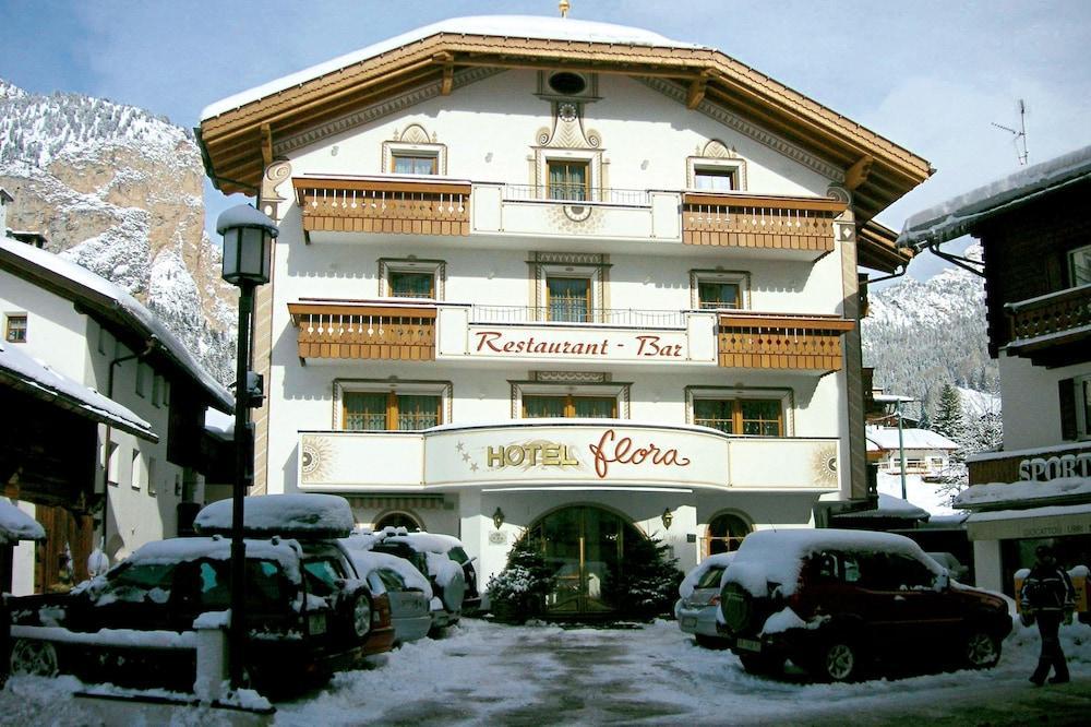 Hotel Flora Selva di Val Gardena Luaran gambar