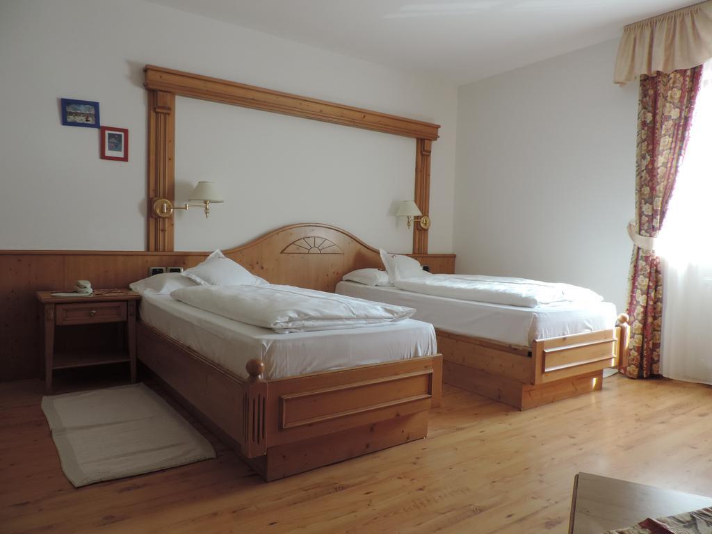 Hotel Flora Selva di Val Gardena Bilik gambar