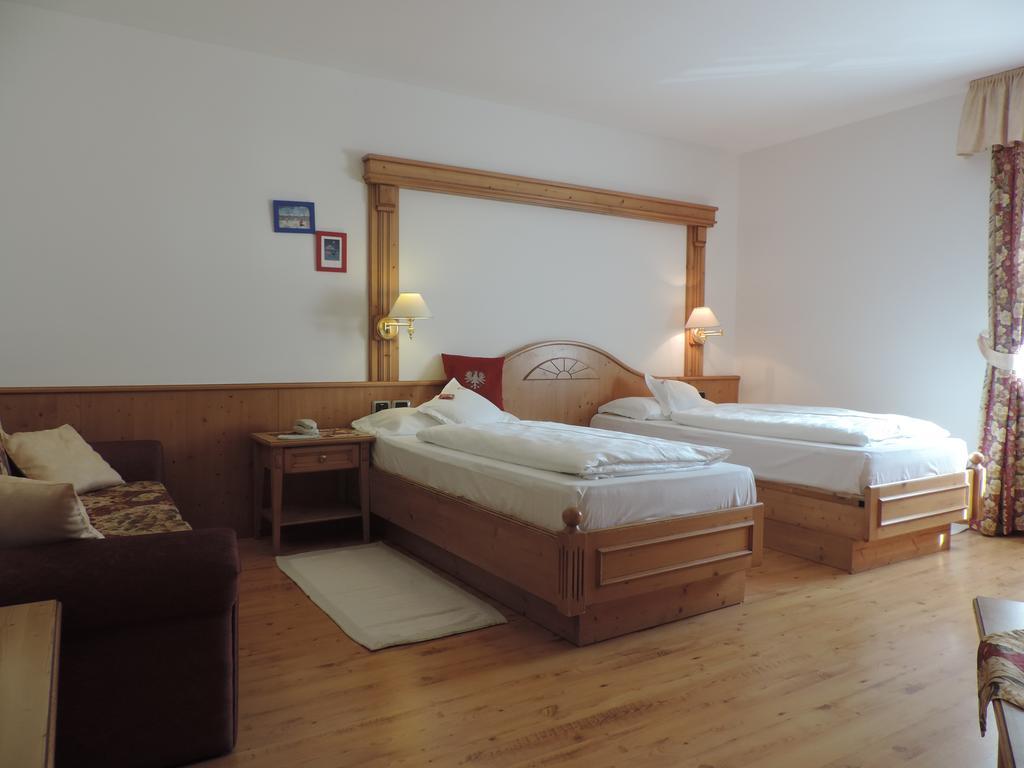 Hotel Flora Selva di Val Gardena Bilik gambar