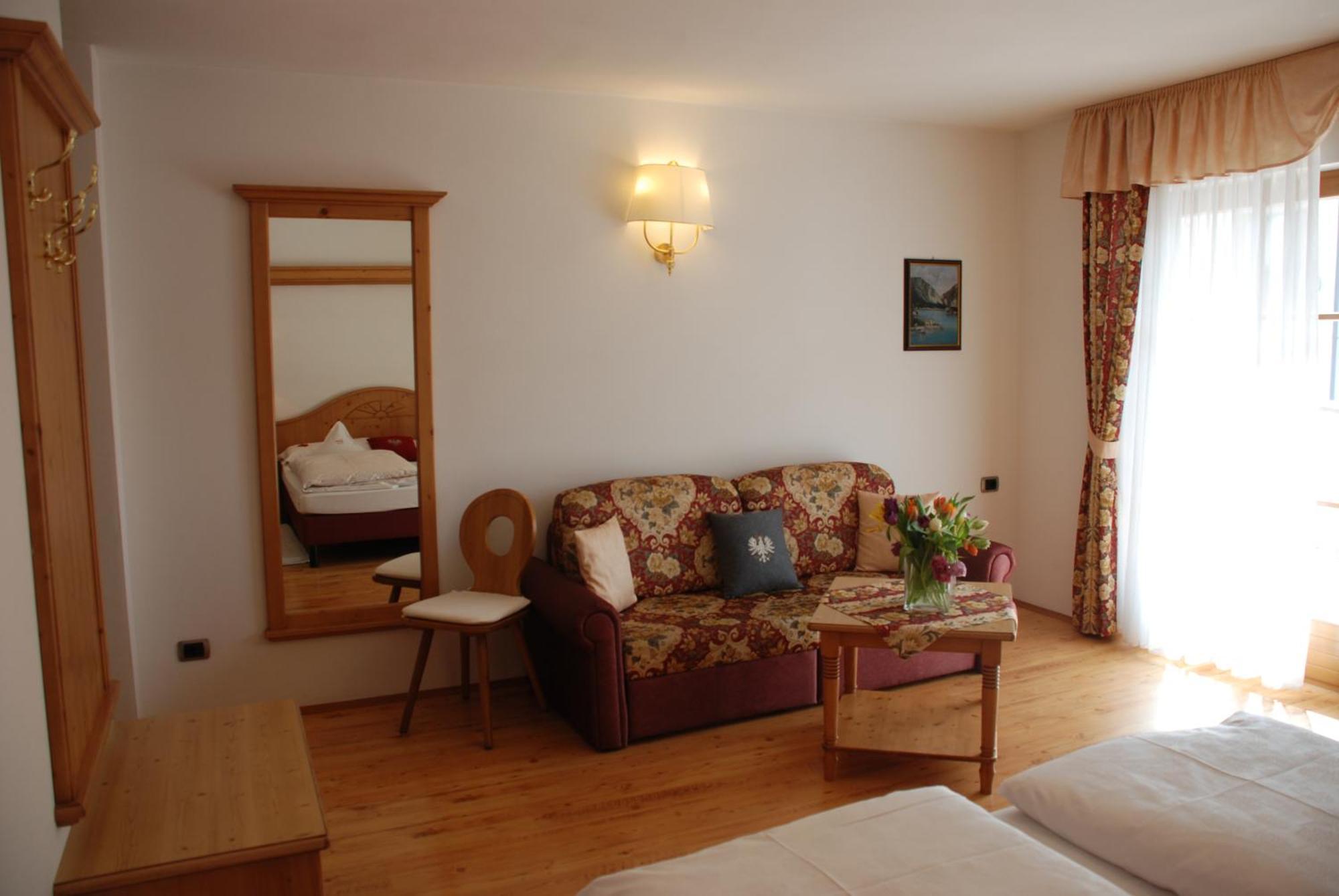 Hotel Flora Selva di Val Gardena Luaran gambar