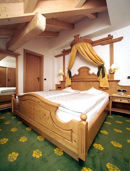 Hotel Flora Selva di Val Gardena Bilik gambar